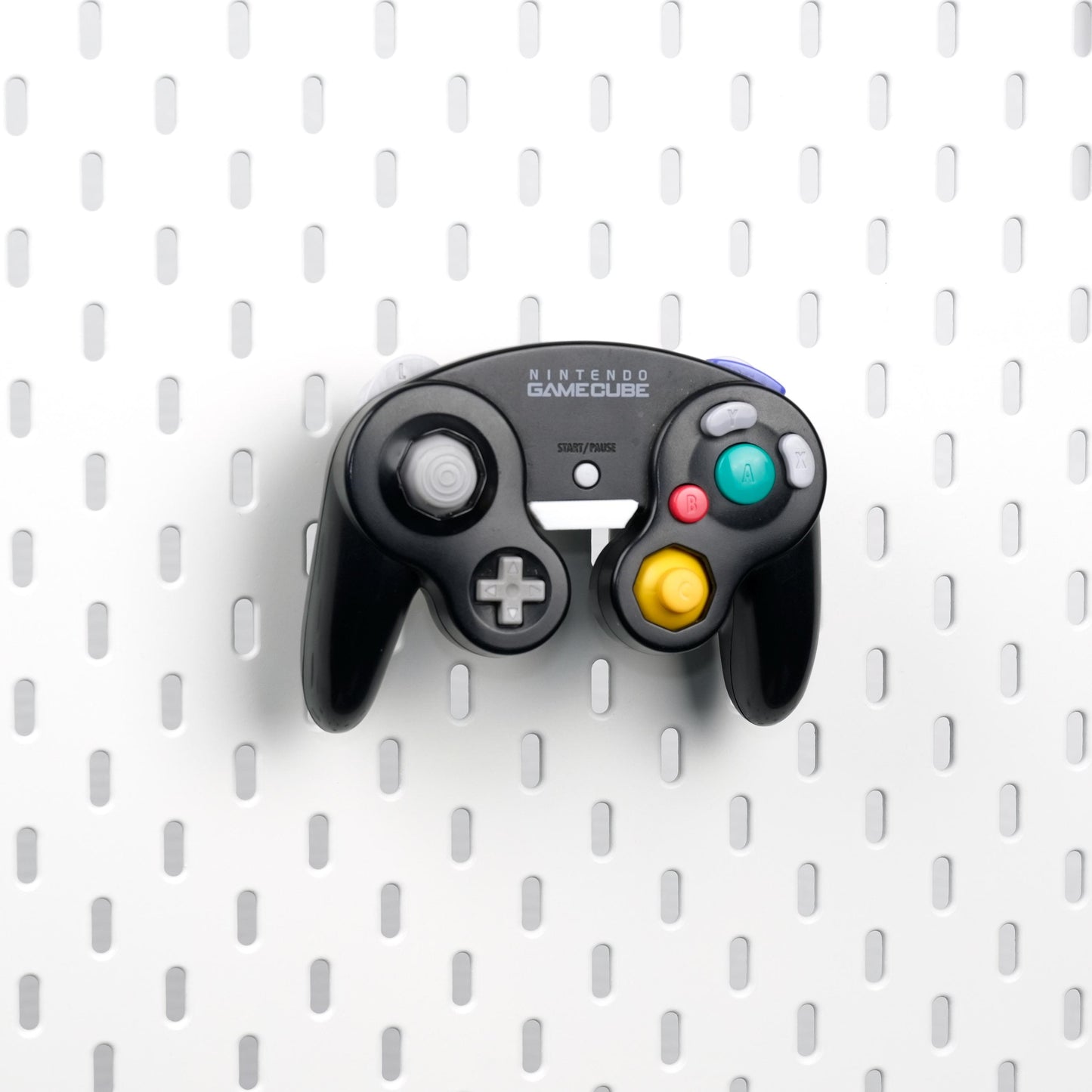 Pegboard Controller Holder for Retro Console, N64 SNES GameCube Controller Stand