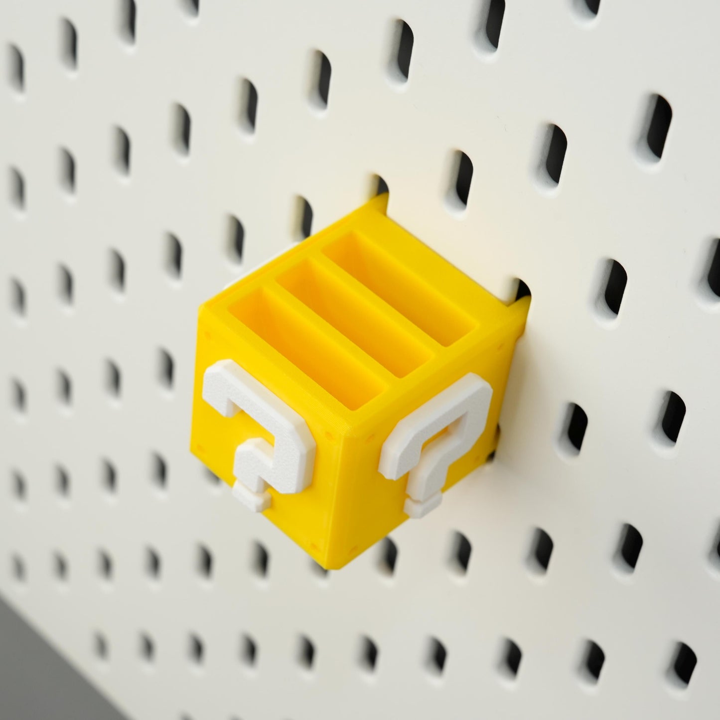 Super Mario Bros themed 3-Slot Scissors Holder
