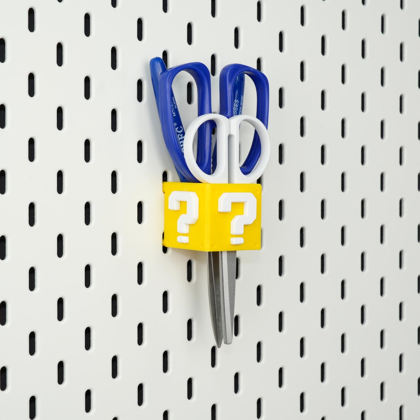 Super Mario Bros themed 3-Slot Scissors Holder